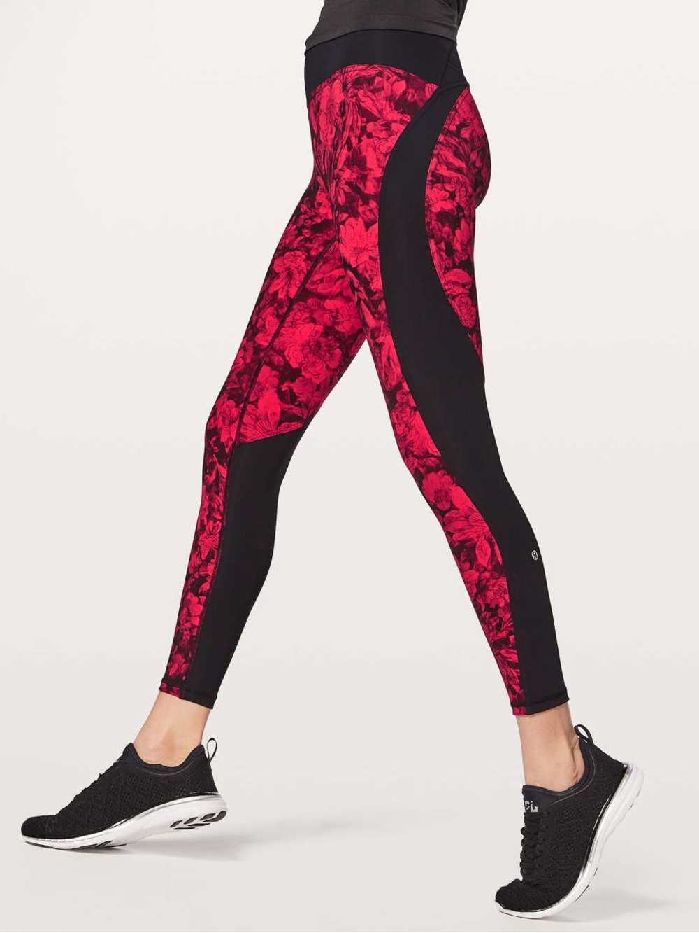 Lululemon Train Times Fast Pace Pant 25"
Carminetrue Red Black/Black Size 10 EUC